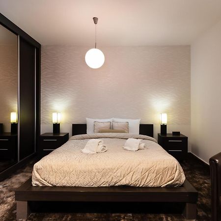 Guest House Panorama Aqualux With Free Parking Novi Sad Ruang foto