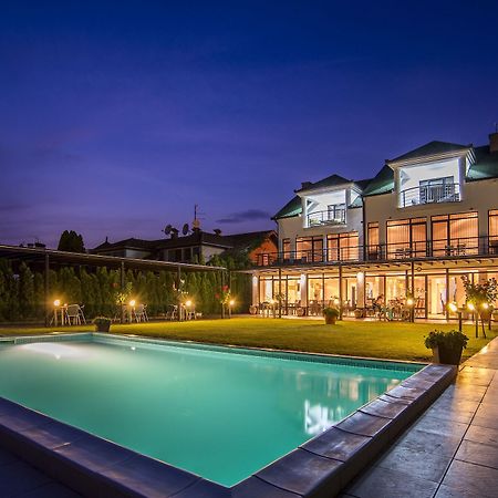 Guest House Panorama Aqualux With Free Parking Novi Sad Bagian luar foto