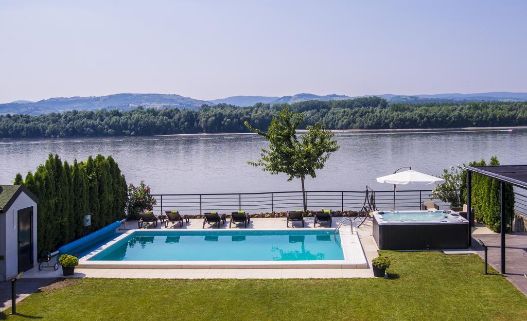 Guest House Panorama Aqualux With Free Parking Novi Sad Bagian luar foto