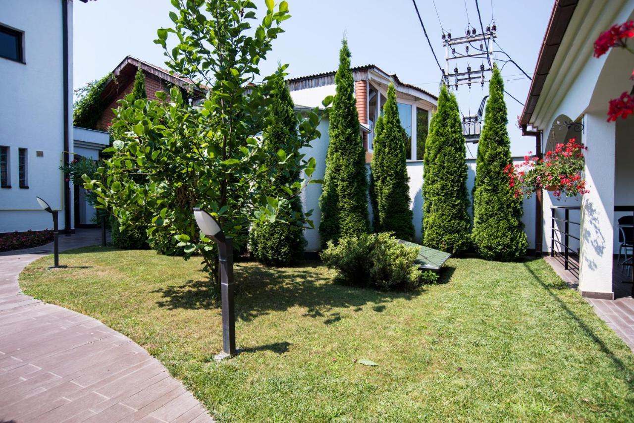 Guest House Panorama Aqualux With Free Parking Novi Sad Bagian luar foto