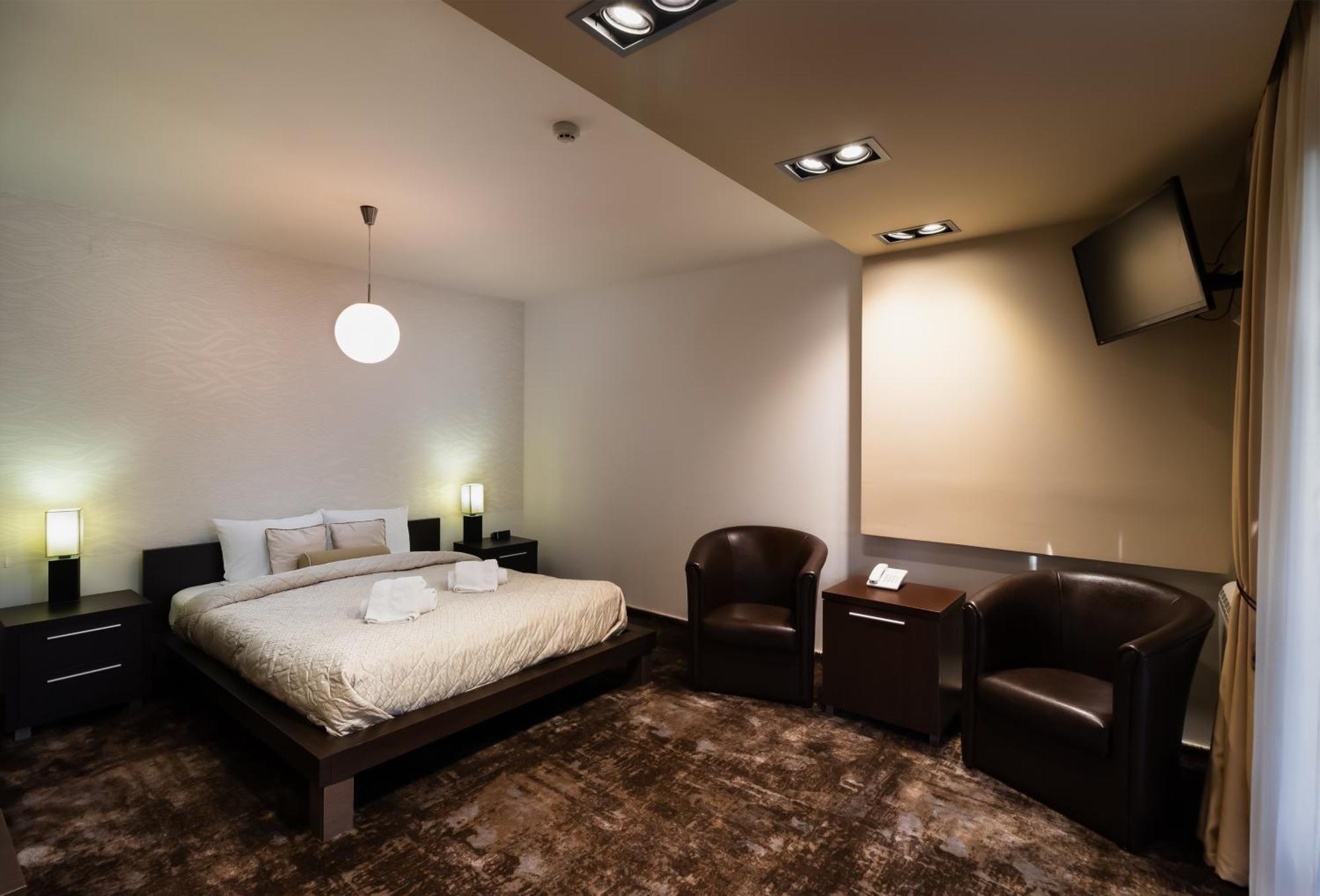 Guest House Panorama Aqualux With Free Parking Novi Sad Ruang foto