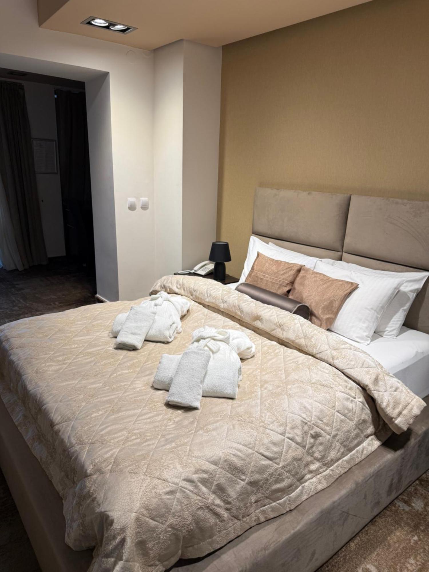 Guest House Panorama Aqualux With Free Parking Novi Sad Bagian luar foto