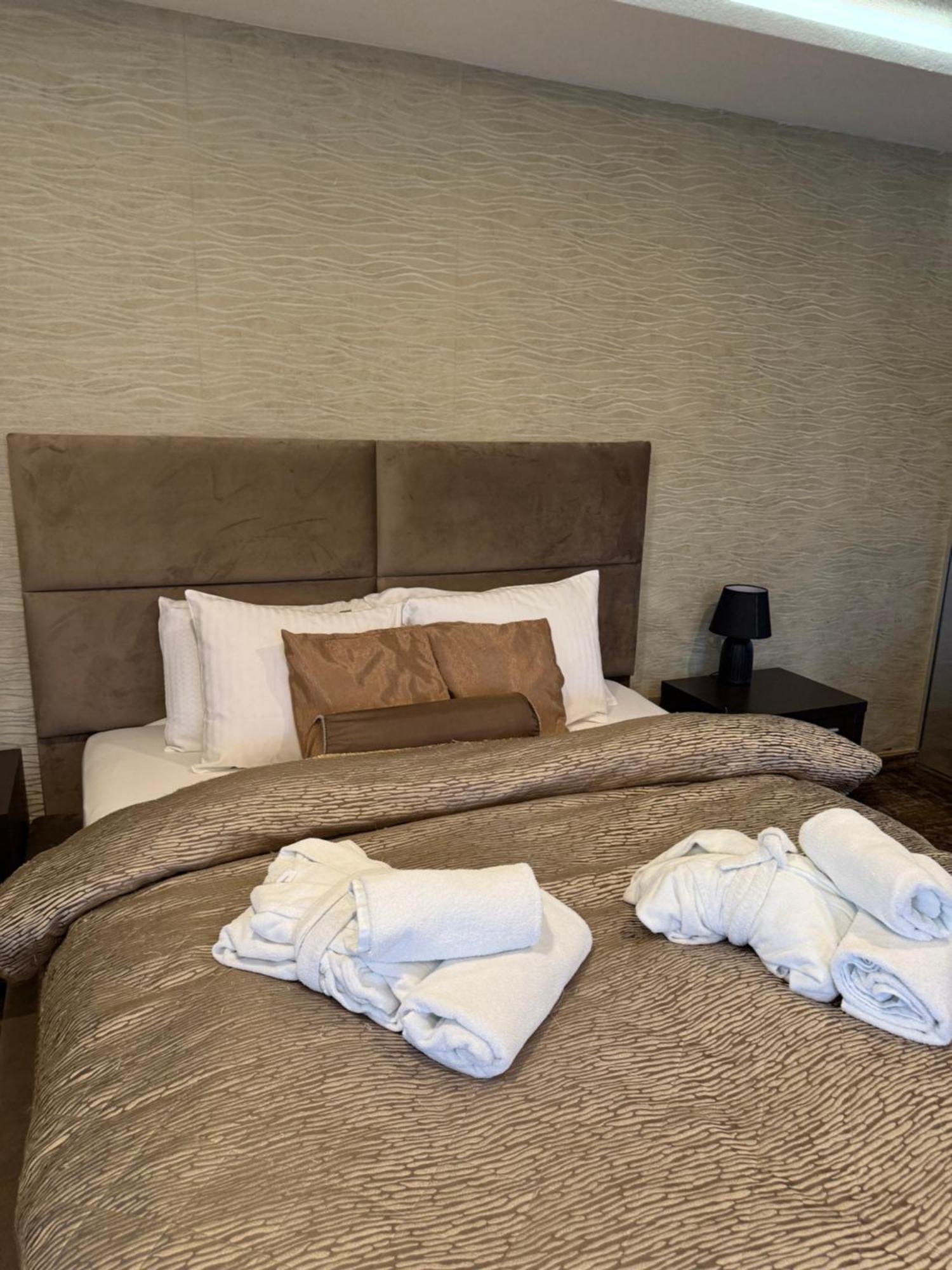 Guest House Panorama Aqualux With Free Parking Novi Sad Bagian luar foto