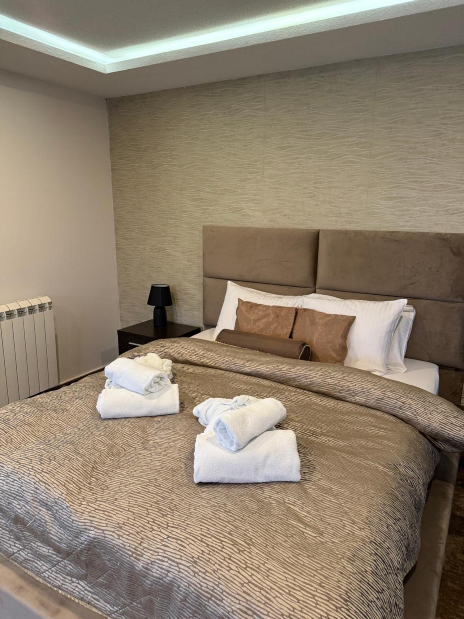 Guest House Panorama Aqualux With Free Parking Novi Sad Bagian luar foto