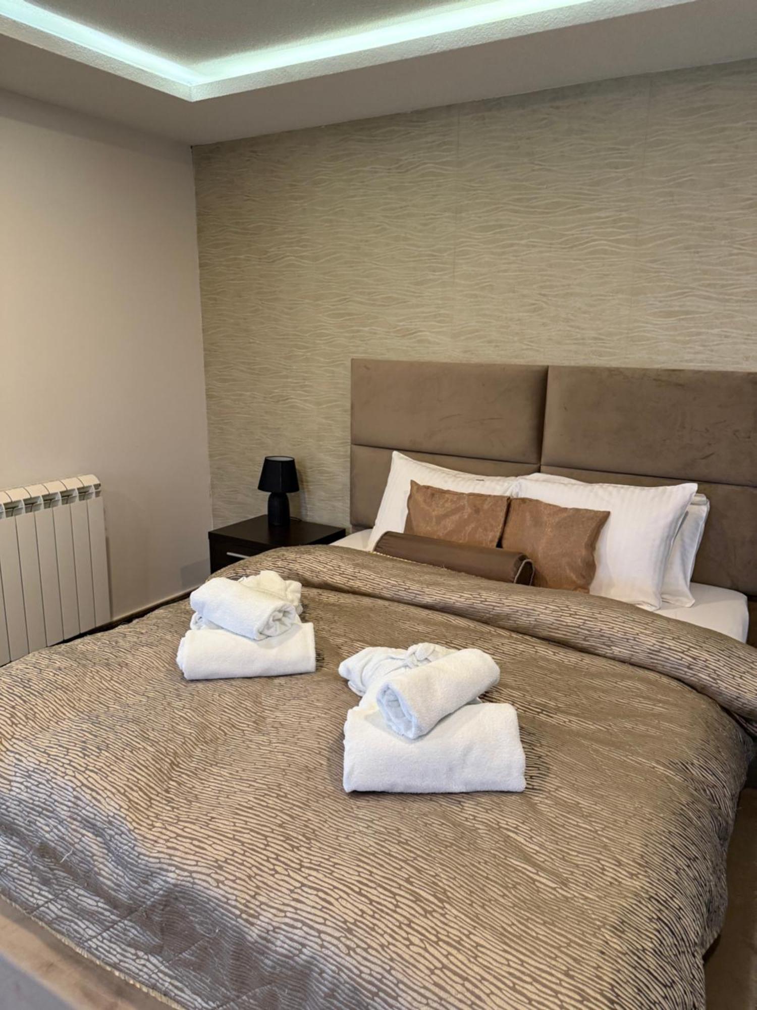 Guest House Panorama Aqualux With Free Parking Novi Sad Bagian luar foto