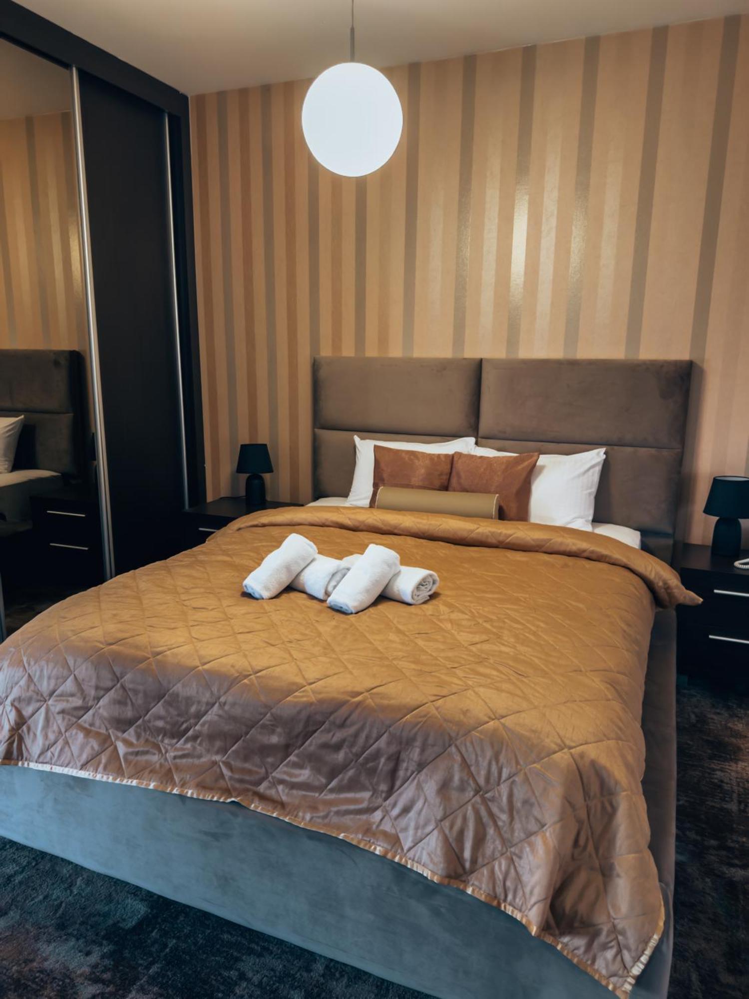 Guest House Panorama Aqualux With Free Parking Novi Sad Bagian luar foto