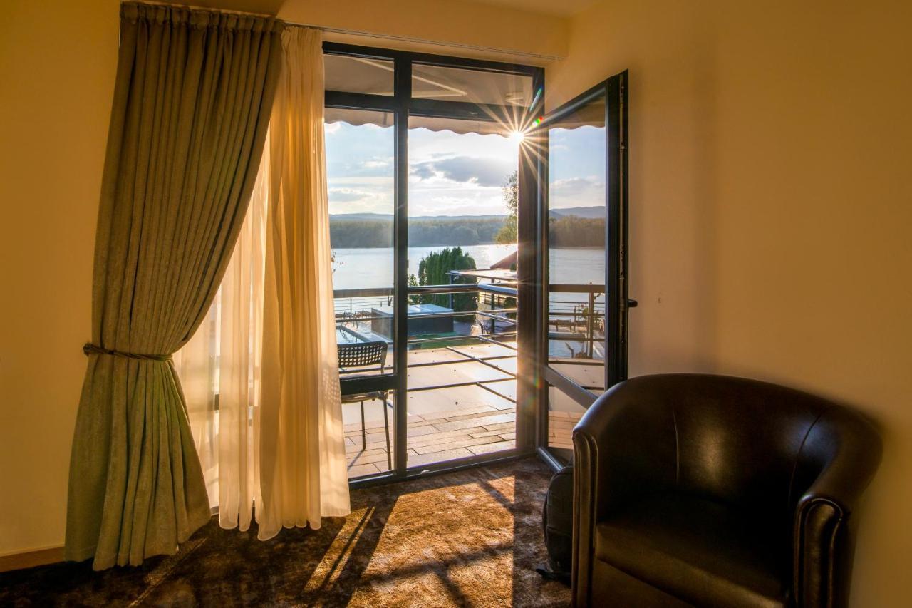 Guest House Panorama Aqualux With Free Parking Novi Sad Bagian luar foto